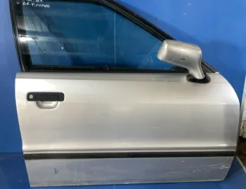 Ușă față