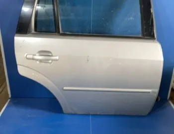Ușă spate