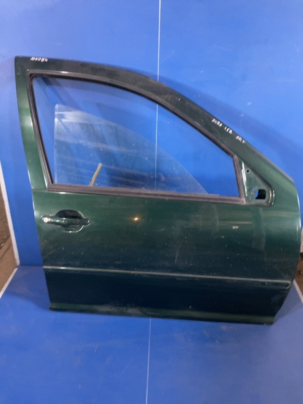 Ușă față - Culoare: Verde , Parte montare: Dreapta față - Volkswagen Bora 1 generation [1998 - 2005]