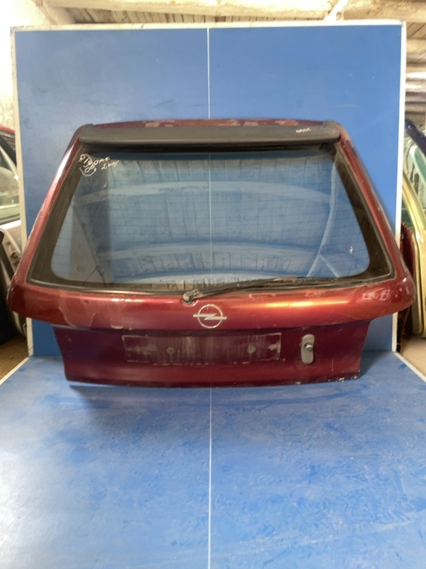 Haion - Culoare: Roșu, Varianta: Hatchback - Opel Astra F [1991 - 1994] Hatchback