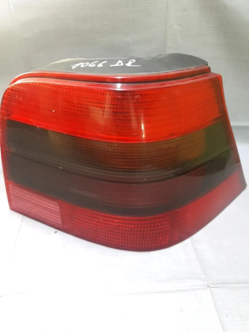 Lampă spate - Parte montare: Dreapta, Varianta: Hatchback - Volkswagen Golf 4 generation [1997 - 2006] Hatchback 5-doors 1.6 MT (105 hp)