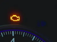 La spia del Check-Engine può spegnersi da sola?