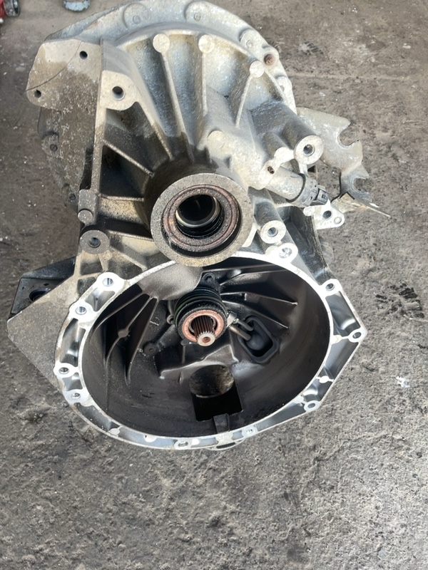 Cutie de viteze - Manuală - Ford Galaxy 1 generation [restyling] [2000 - 2006] Minivan 2.3 MT (145 hp)