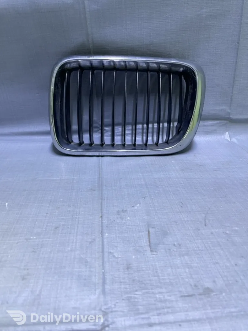 Grilă radiator - BMW 3 Series E36 [1990 - 2000] Sedan 316i MT (102 hp)