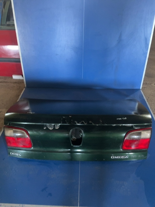 Capotă portbagaj - Culoare: Verde , Varianta: Sedan - Opel Omega B [1994 - 1999] Sedan