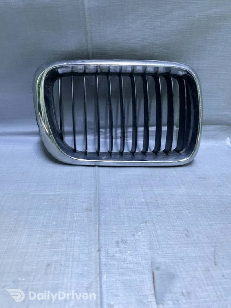 Grilă radiator - BMW 3 Series E36 [1990 - 2000] Sedan 316i MT (102 hp)