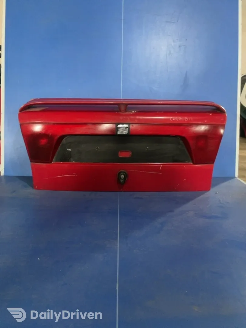 Capotă portbagaj - Culoare: Roșu, Varianta: Sedan - SEAT Cordoba 1 generation [1993 - 1999] Sedan