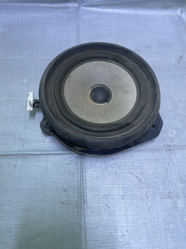 Boxă auto - Parte montare: Stânga spate - Audi A4 B6 [2000 - 2005] Sedan 1.6 MT (102 hp)