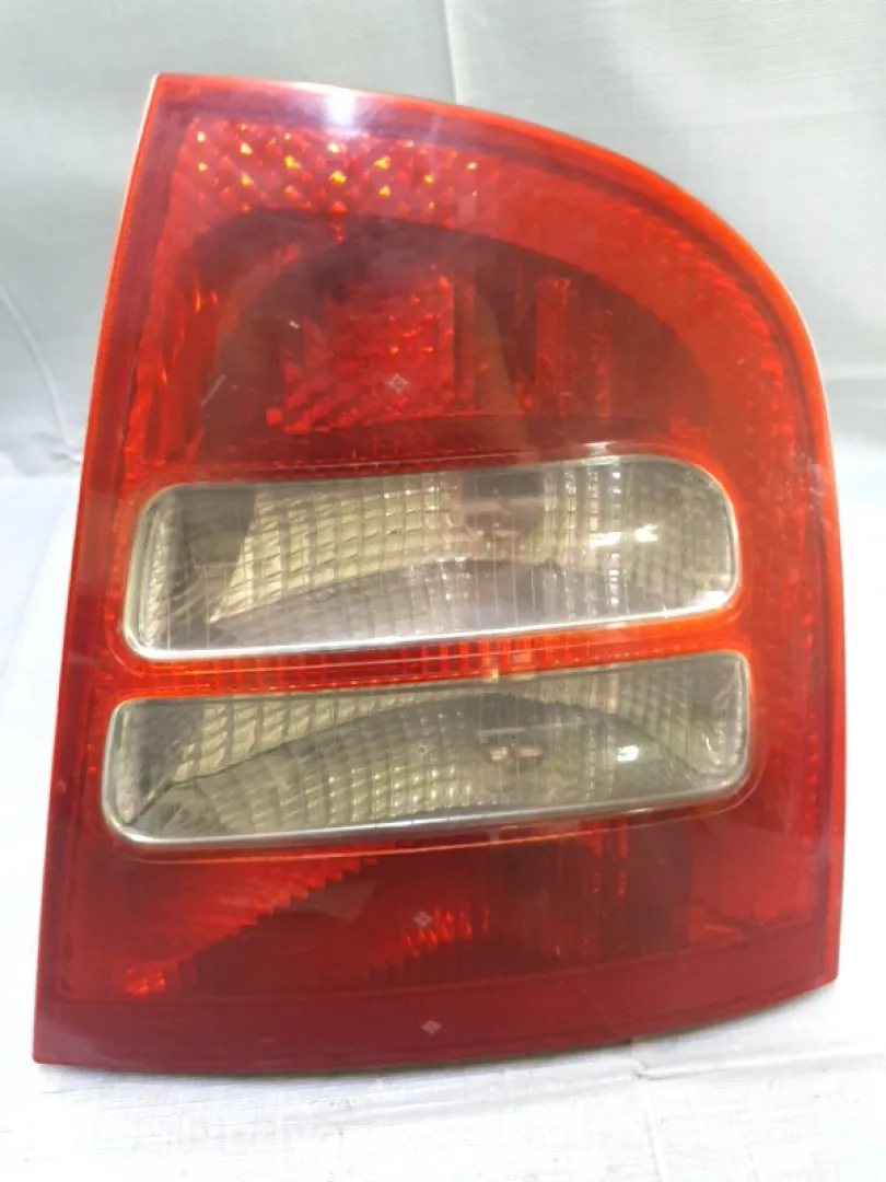 Lampă spate - Parte montare: Dreapta spate, Varianta: Liftback - Skoda Octavia 1 generation [restyling] [2000 - 2010] Liftback 5-doors 1.9 TDI MT (90 hp)