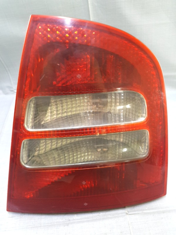 Lampă spate - Parte montare: Dreapta spate, Varianta: Liftback - Skoda Octavia 1 generation [restyling] [2000 - 2010] Liftback 5-doors 1.9 TDI MT (90 hp)