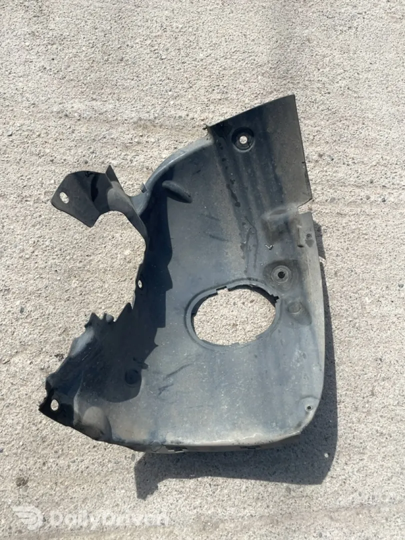 Aripă interioară plastic - Parte montare: Dreapta față - Renault Megane 2 generation [2002 - 2006] Cabriolet 1.9 dCi MT (120 hp)