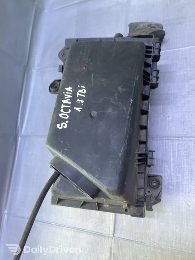 Carcasă filtru aer - Skoda Octavia 1 generation [1996 - 2000]