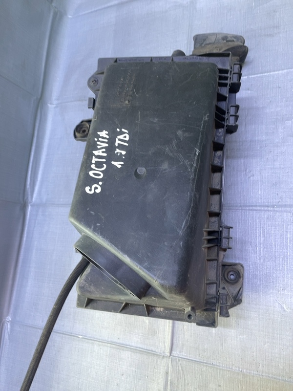 Carcasă filtru aer - Skoda Octavia 1 generation [1996 - 2000]