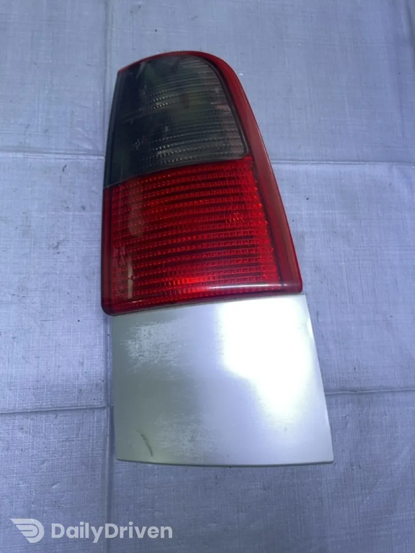 Lampă spate - Parte montare: Dreapta spate, Varianta: Wagon 5 uși - SEAT Cordoba 1 generation [restyling] [1999 - 2003] wagon 5 doors 1.9 MT (90 hp)
