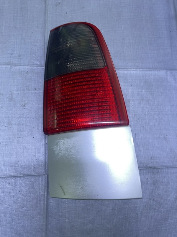 Lampă spate - Parte montare: Dreapta spate, Varianta: Wagon 5 uși - SEAT Cordoba 1 generation [restyling] [1999 - 2003] wagon 5 doors 1.9 MT (90 hp)