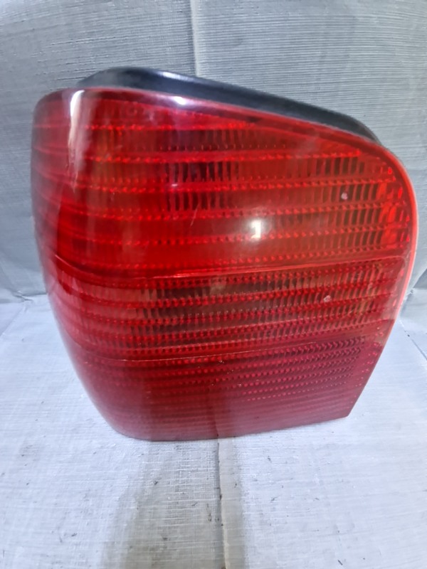 Lampă spate - Parte montare: Stânga spate, Varianta: Hatchback - Volkswagen Polo 3 generation [restyling] [2000 - 2002] Hatchback 5-doors 1.4 MT (60 hp)