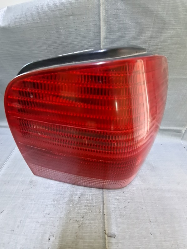 Lampă spate - Parte montare: Dreapta spate, Varianta: Hatchback - Volkswagen Polo 3 generation [restyling] [2000 - 2002] Hatchback 5-doors 1.4 MT (60 hp)