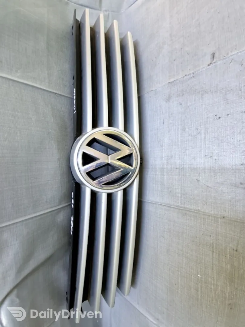 Grilă radiator - Culoare: Gri - Volkswagen Polo 3 generation [restyling] [2000 - 2002] Hatchback 5-doors 1.4 MT (60 hp)