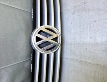 Grilă radiator - Culoare: Gri - Volkswagen Polo 3 generation [restyling] [2000 - 2002] Hatchback 5-doors 1.4 MT (60 hp)