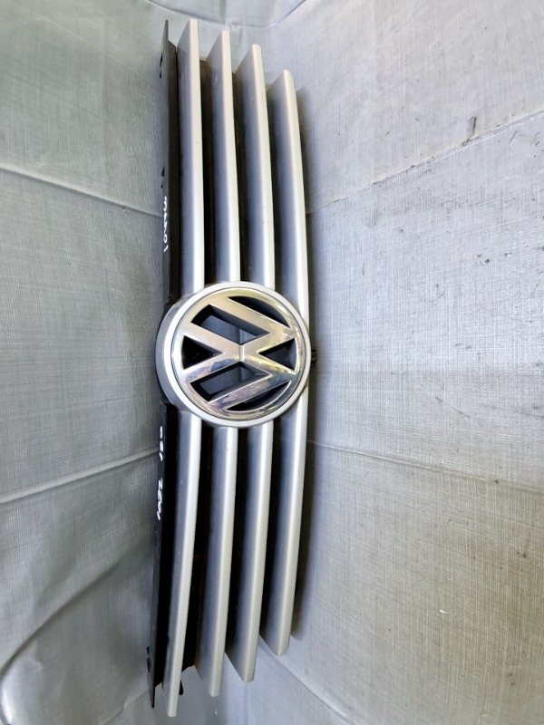 Grilă radiator - Culoare: Gri - Volkswagen Polo 3 generation [restyling] [2000 - 2002] Hatchback 5-doors 1.4 MT (60 hp)