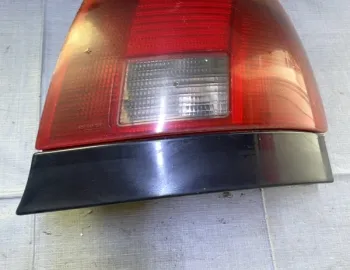 Lampă spate - Parte montare: Dreapta spate - Audi A4 B5 [1994 - 1999] Sedan 1.9 TDI MT (90 hp)