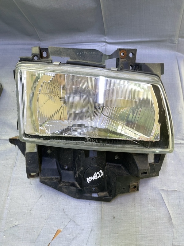 Far față - Parte montare: Dreapta față - Volkswagen Transporter T4 [1990 - 2003] Van 2.5 TDI L MT (102 hp)