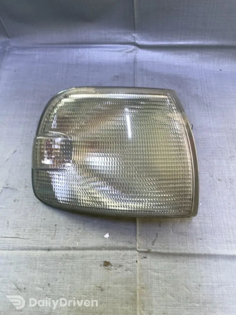 Semnalizator - Culoare: Alb, Parte montare: Dreapta față - Volkswagen Transporter T4 [1990 - 2003] Van 2.5 TDI L MT (102 hp)