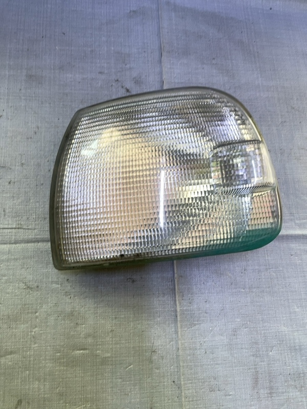 Semnalizator - Culoare: Alb, Parte montare: Stânga față - Volkswagen Transporter T4 [1990 - 2003] Van 2.5 TDI L MT (102 hp)