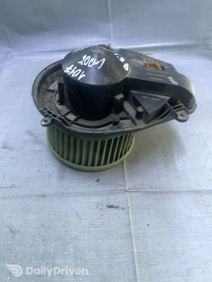 Ventilator habitaclu - Audi A4 B5 [restyling] [1997 - 2001] Sedan 1.6 MT (101 hp)