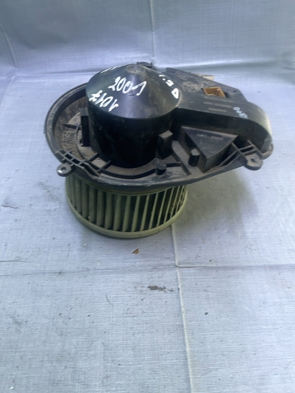 Ventilator habitaclu - Audi A4 B5 [restyling] [1997 - 2001] Sedan 1.6 MT (101 hp)