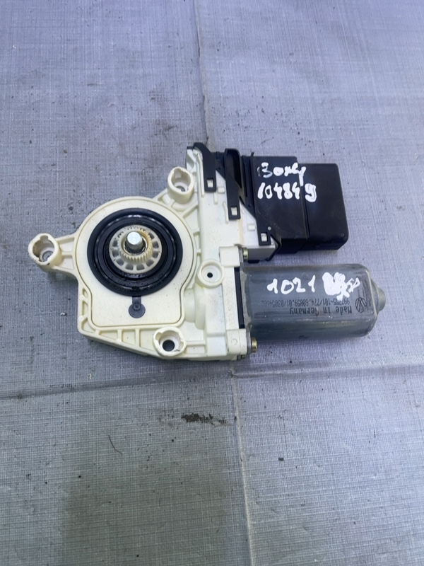 Motoraș macara geam - Parte montare: Dreapta spate - Volkswagen Golf 5 generation [2003 - 2009] Hatchback 5-doors