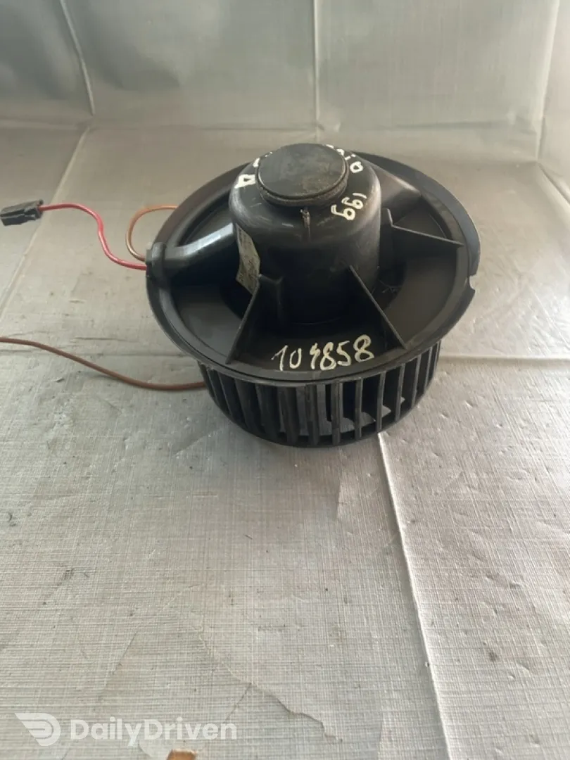 Ventilator habitaclu - Volkswagen Polo 3 generation [1994 - 2001] Hatchback 5-doors 1.9 D MT (64 hp)