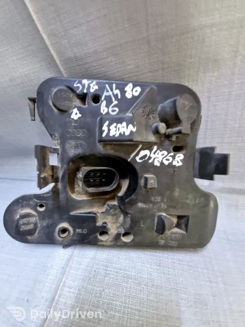 Suport becuri - Parte montare: Stânga - Audi A4 B6 [2000 - 2005] Sedan
