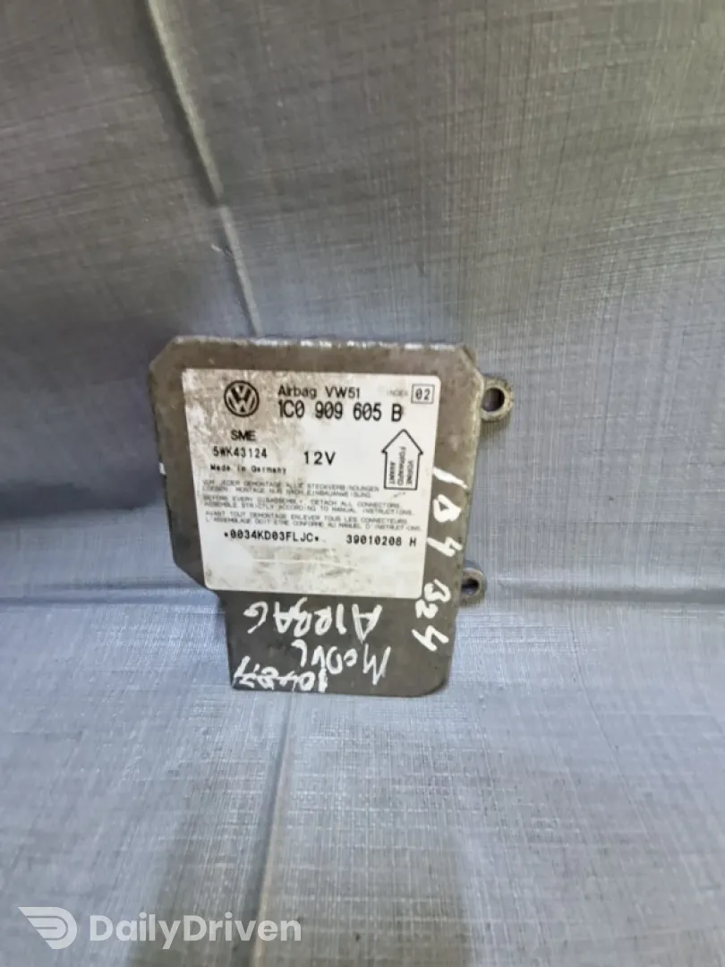 Modul airbag - Volkswagen Passat B5+ [restyling] [2000 - 2005] Sedan 1.6 MT (102 hp)