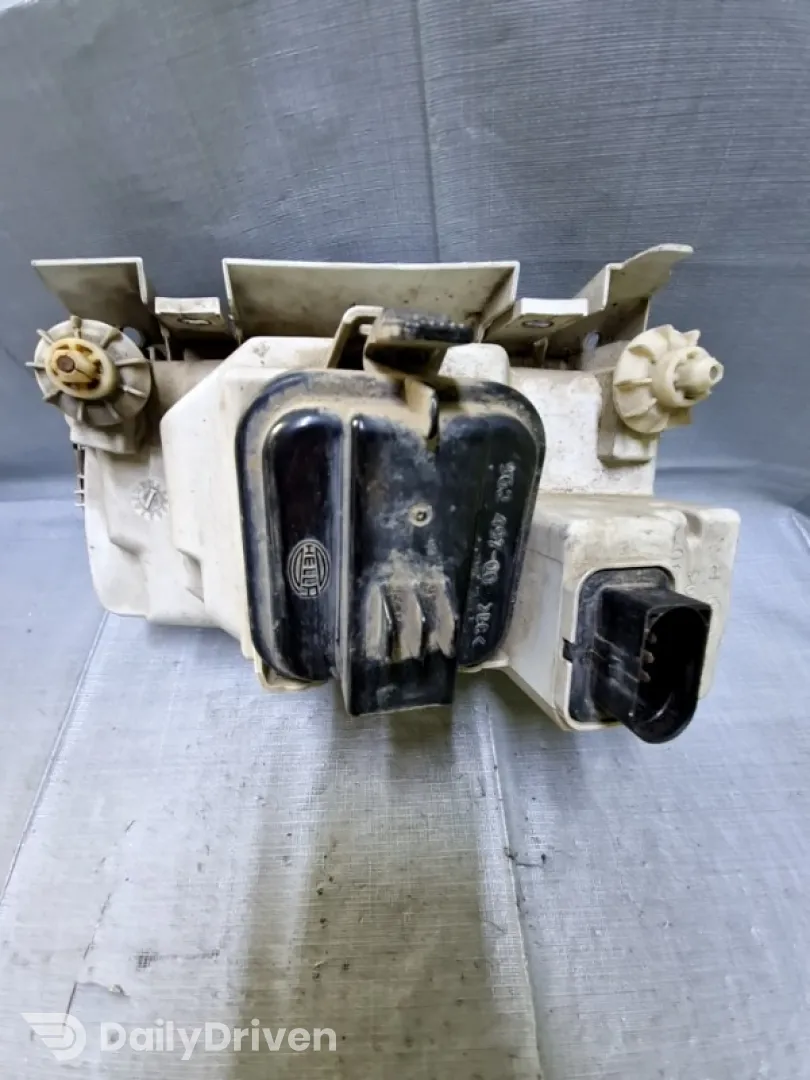Far față - Parte montare: Dreapta față - Volkswagen Polo 3 generation [1994 - 2001]