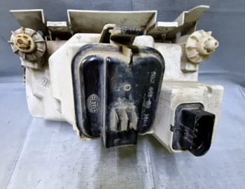 Far față - Parte montare: Dreapta față - Volkswagen Polo 3 generation [1994 - 2001]