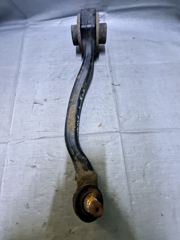 Braț oscilant - Parte montare: Stânga față - Mercedes-Benz C-Class W203 [2000 - 2004] wagon 5-doors C 200 Kompressor AT (163 hp)