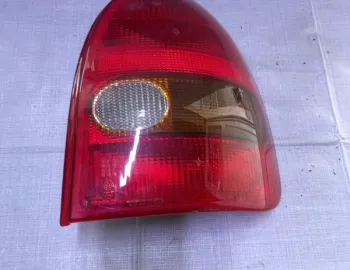 Lampă spate - Parte montare: Dreapta spate, Varianta: Hatchback - Opel Corsa B [1993 - 2000]
