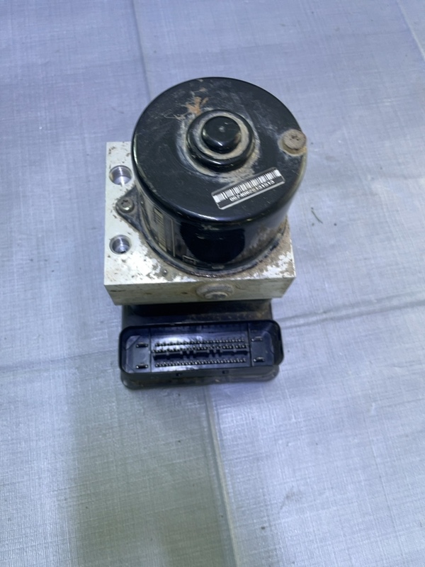 Pompă ABS - Volkswagen Golf 4 generation [1997 - 2006] wagon 1.9 TDI MT (90 hp)