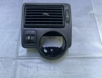Guri ventilație - Parte montare: Stânga față - Volkswagen Golf 4 generation [1997 - 2006] wagon 1.9 TDI MT (90 hp)