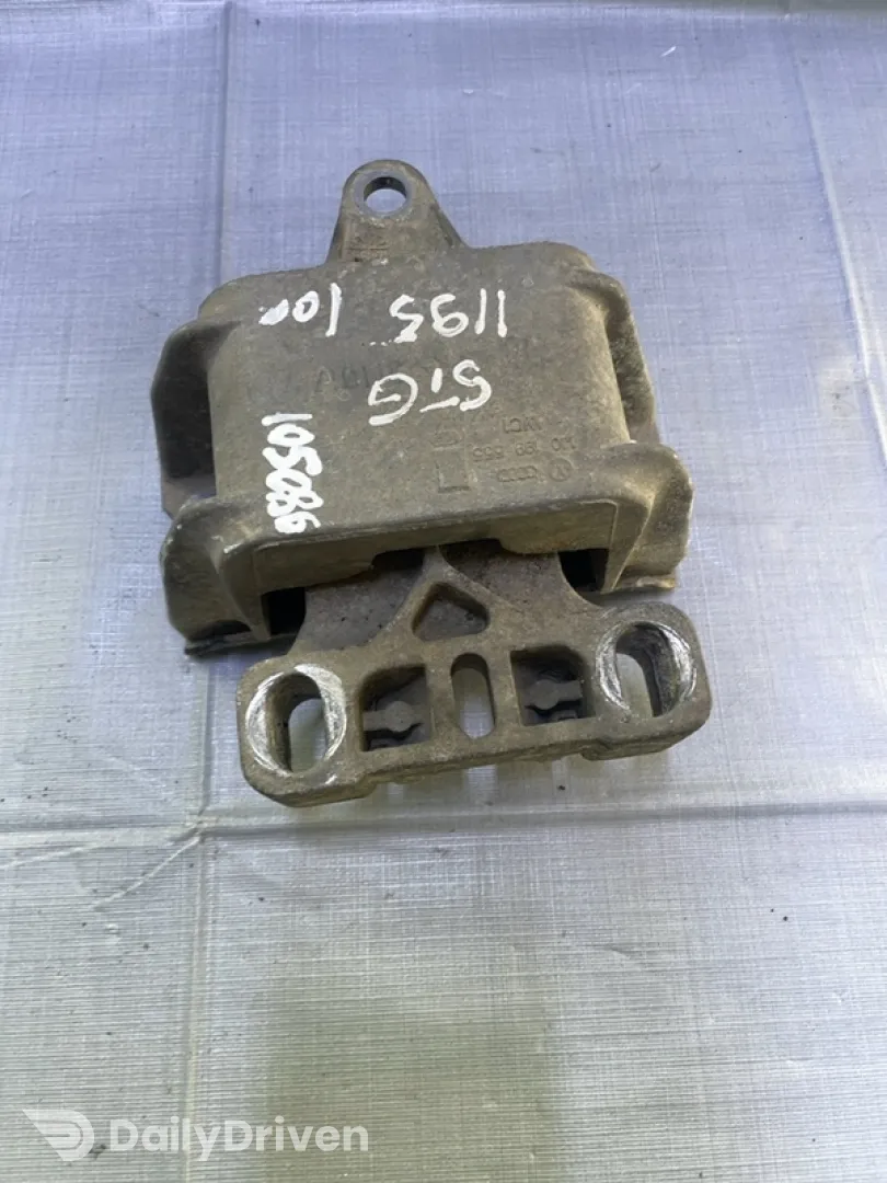 Suport motor - Parte montare: Stânga - Volkswagen Golf 4 generation [1997 - 2006] wagon 1.9 TDI MT (90 hp)