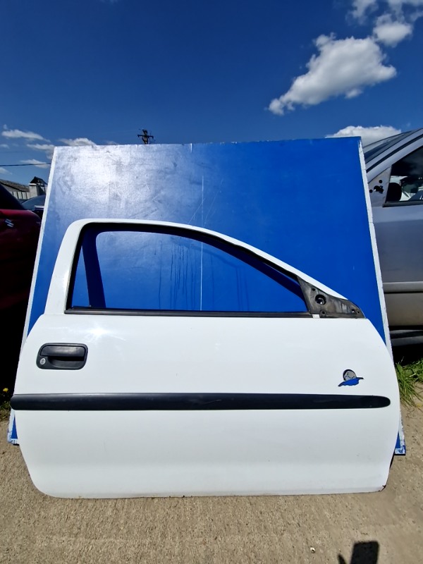 Ușă față - Culoare: Alb, Parte montare: Dreapta, Varianta: Hatchback - Opel Corsa B [1993 - 2000] Hatchback 3-doors 1.2i MT (45 hp)