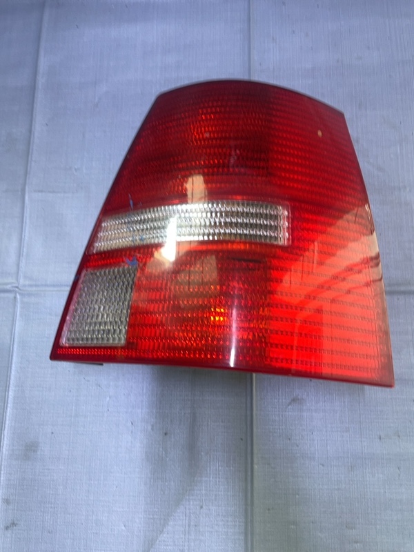 Lampă spate - Parte montare: Dreapta spate, Varianta: Wagon 5 uși - Volkswagen Golf 4 generation [1997 - 2006] wagon 1.9 TDI MT (100 hp)
