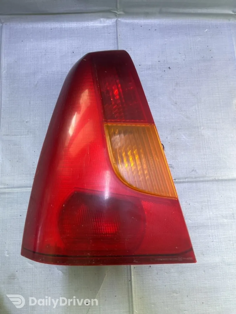 Lampă spate - Parte montare: Stânga spate, Varianta: Sedan - Dacia Logan 1 generation [2004 - 2008] Sedan 1.6 MT (90 hp)
