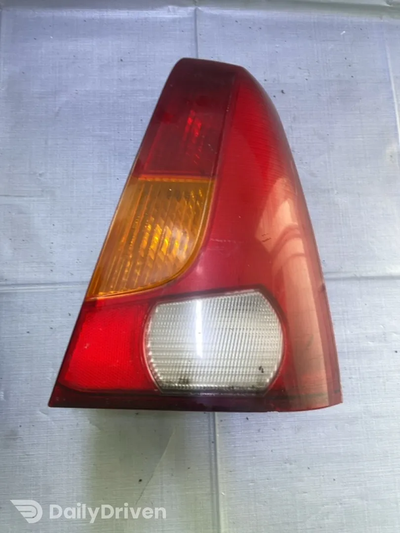 Lampă spate - Parte montare: Dreapta spate, Varianta: Sedan - Dacia Logan 1 generation [2004 - 2008] Sedan 1.6 MT (90 hp)