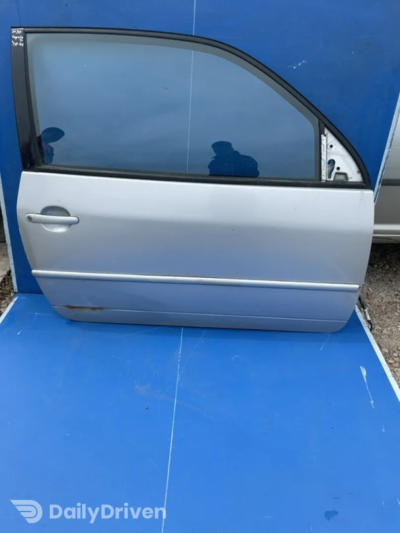 Ușă față