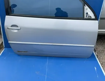 Ușă față
