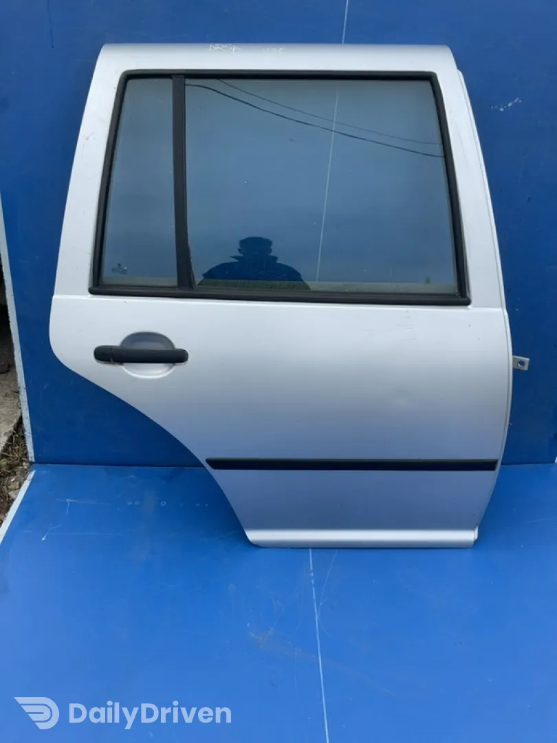 Ușă spate - Culoare: Gri, Parte montare: Dreapta spate, Varianta: Wagon 5 uși - Volkswagen Golf 4 generation [1997 - 2006] wagon 1.9 TDI MT (90 hp)