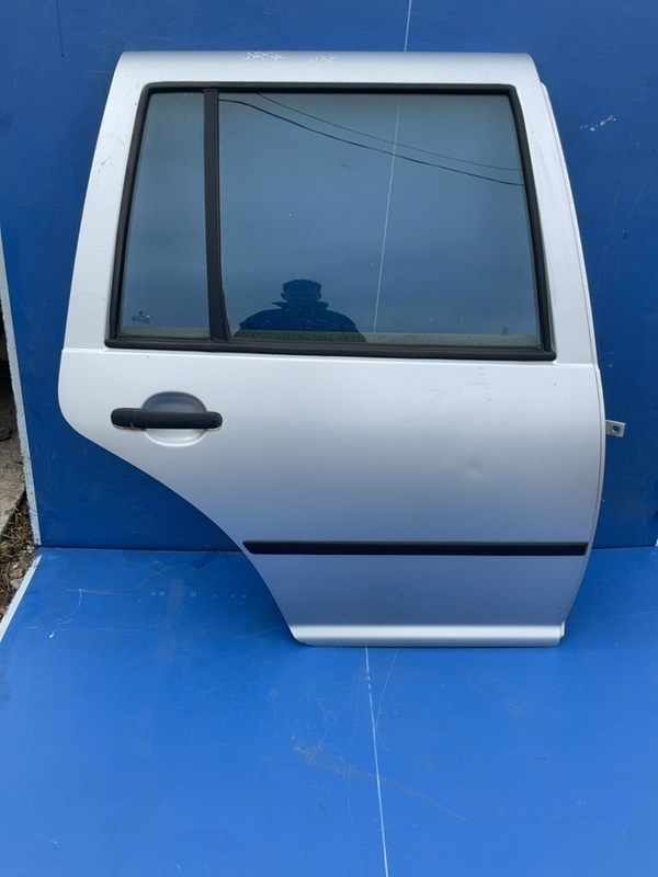 Ușă spate - Culoare: Gri, Parte montare: Dreapta spate, Varianta: Wagon 5 uși - Volkswagen Golf 4 generation [1997 - 2006] wagon 1.9 TDI MT (90 hp)