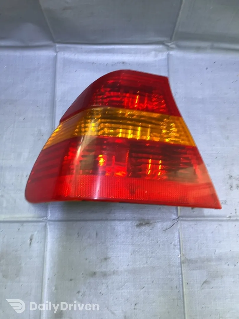 Lampă spate - Parte montare: Stânga spate, Varianta: Sedan - BMW 3 Series E46 [1997 - 2003] Sedan 4-doors 320d MT (136 hp)